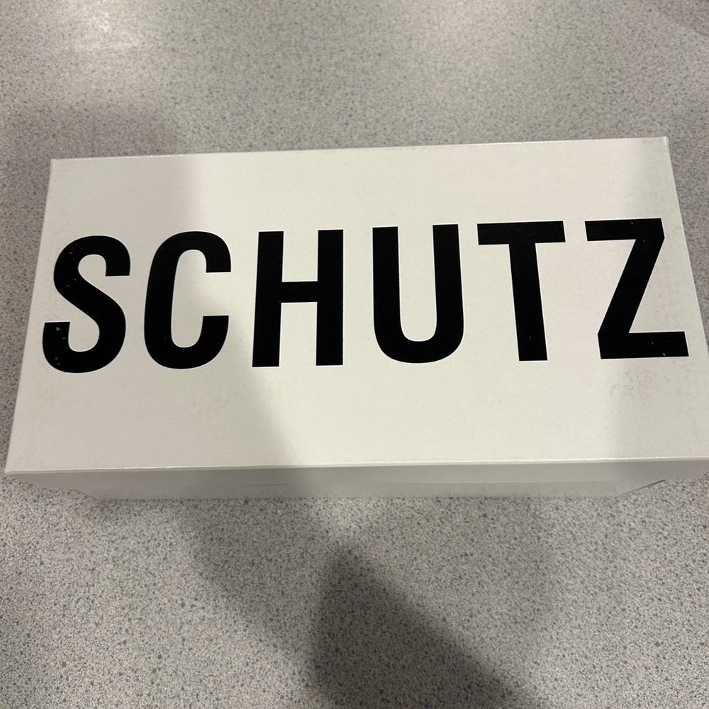 Schutz women’s Kristen Pointed Toe Flat Size 8.5 New In Box - Picture 9 of 9